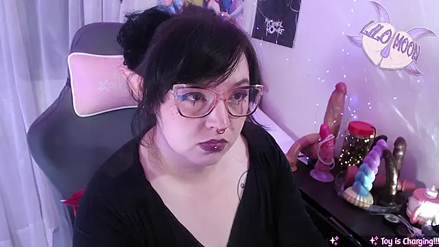 Snapshot of LiloMoon69 chatting on 26, 5, 2026 LiloMoon69 online show from 26, 5, 2026