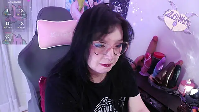 Snapshot of LiloMoon69 chatting on 31, 5, 2026 LiloMoon69 online show from 31, 5, 2026