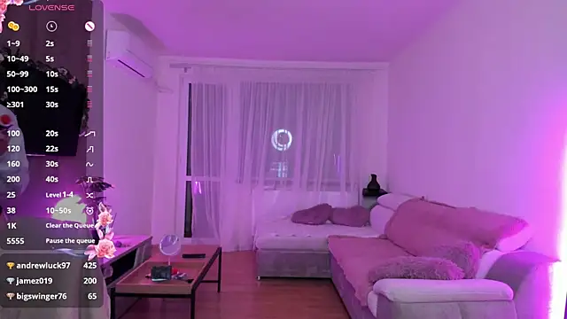 Snapshot of GabrielaLove_ chatting on 5, 2, 2025 GabrielaLove online show from 5, 2, 2025