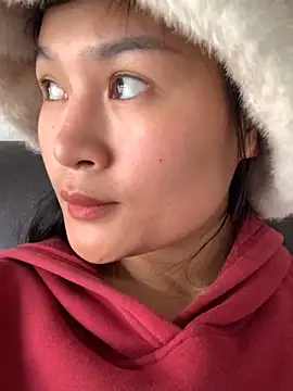 Snapshot of Zeni_fer chatting on 5, 1, 2025 Zeni fer online show from 5, 1, 2025