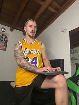 Valentino Xander online show from 7, 11, 2025