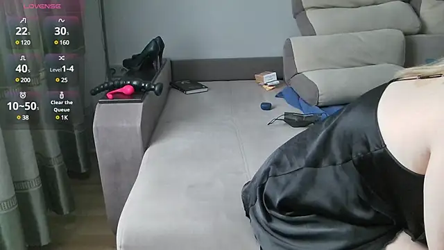 Snapshot of MilaaMilaa chatting on 4, 2, 2025 MilaaMilaa online show from 4, 2, 2025