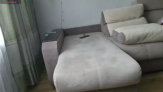 Snapshot of MilaaMilaa chatting on 12, 11, 2025 MilaaMilaa online show from 12, 11, 2025