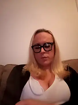 Connie Pepper online show from 10, 3, 2025