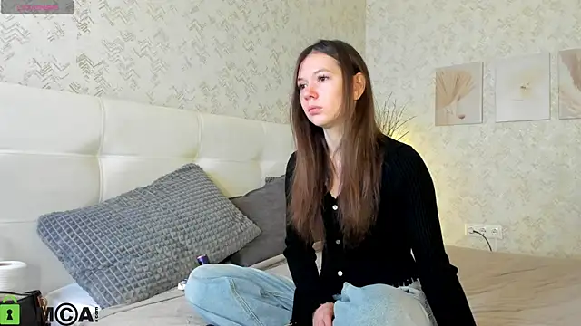 Nicole Charm online show from 14, 9, 2025