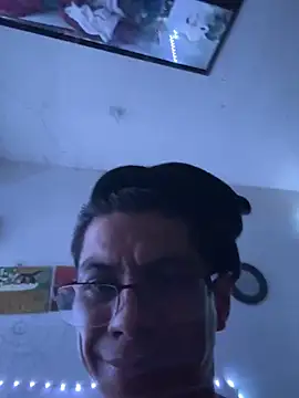 Snapshot of latino1986 chatting on 30, 1, 2025 latino1986 online show from 30, 1, 2025