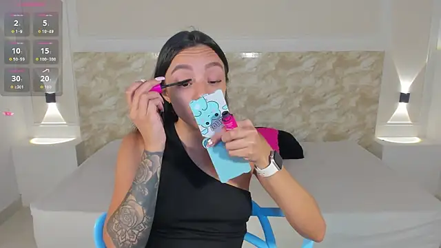 Snapshot of AliceRoss0 chatting on 2, 10, 2025 AliceRoss0 online show from 2, 10, 2025