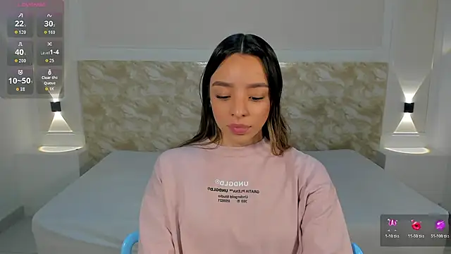 Snapshot of AliceRoss0 chatting on 17, 10, 2025 AliceRoss0 online show from 17, 10, 2025