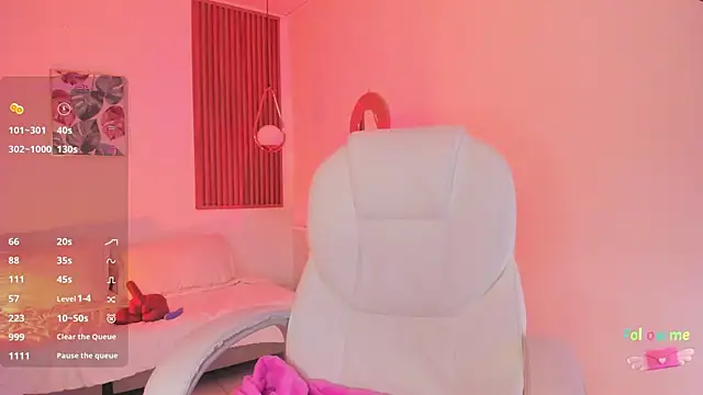 Snapshot of TiffanyWright chatting on 21, 10, 2025 TiffanyWright online show from 21, 10, 2025