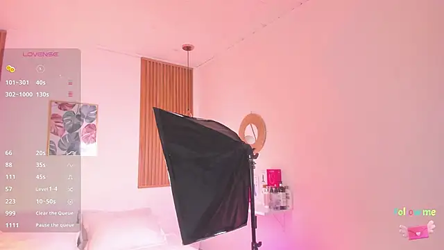 Snapshot of TiffanyWright chatting on 6, 11, 2025 TiffanyWright online show from 6, 11, 2025