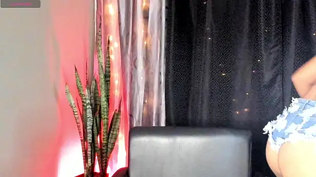 Snapshot of Renata_wilsom chatting on 4, 1, 2025 Renata wilsom online show from 4, 1, 2025