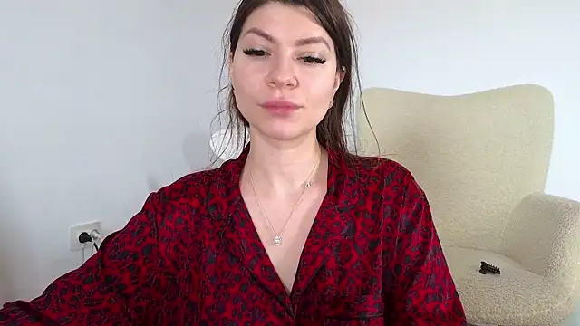 Jullyenn3 online show from 6, 1, 2025