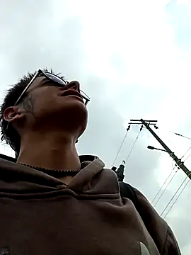 Cuervo maniaco online show from 15, 3, 2025