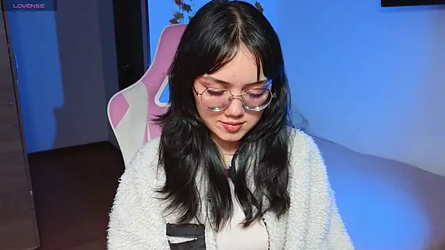 suzumi   online show from 24, 1, 2025