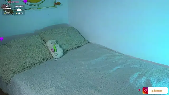 suzumi   online show from 6, 3, 2025