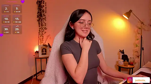 suzumi   online show from 24, 10, 2025