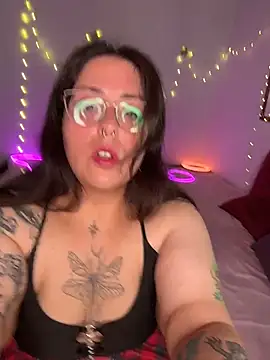 Snapshot of Mizztikaa chatting on 16, 7, 2026 Mizztikaa online show from 16, 7, 2026