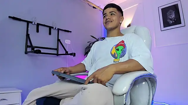 Rob saenz  online show from 20, 11, 2025