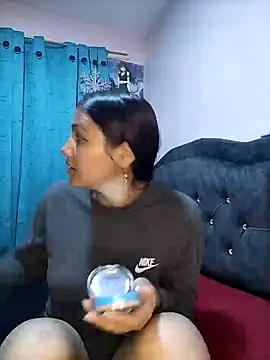 Snapshot of Nahiara_velez chatting on 8, 2, 2025 Nahiara velez online show from 8, 2, 2025