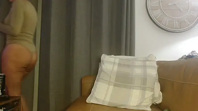 Snapshot of UKSYDNEYFOX chatting on 23, 1, 2025 UKSYDNEYFOX online show from 23, 1, 2025
