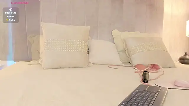 ashlyestone online show from 1, 3, 2025