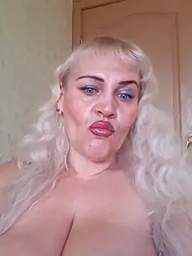 IsabellaBoni online show from 12, 3, 2025