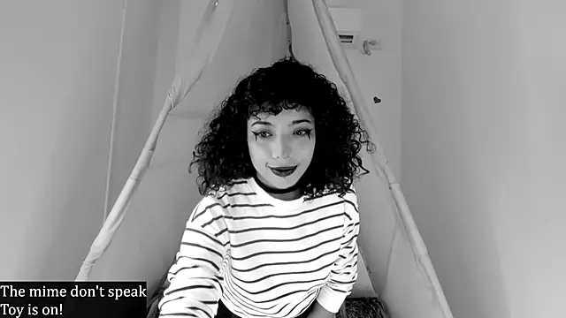 Ariella Ruiz online show from 14, 10, 2025