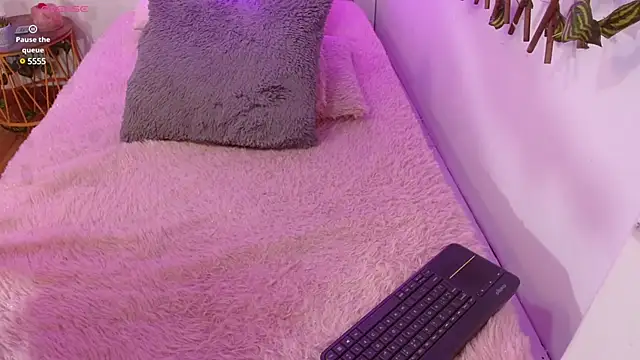 Snapshot of sweet_blueberry_ chatting on 7, 3, 2025 sweet blueberry online show from 7, 3, 2025