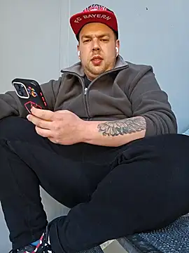 PupW0lfy online show from 19, 3, 2025