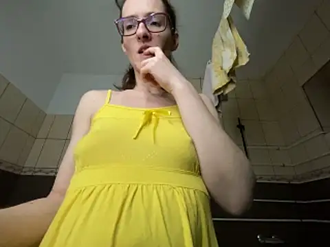 Snapshot of Milky_hairy_mommy chatting on 1, 2, 2026 Milky hairy mommy online show from 1, 2, 2026