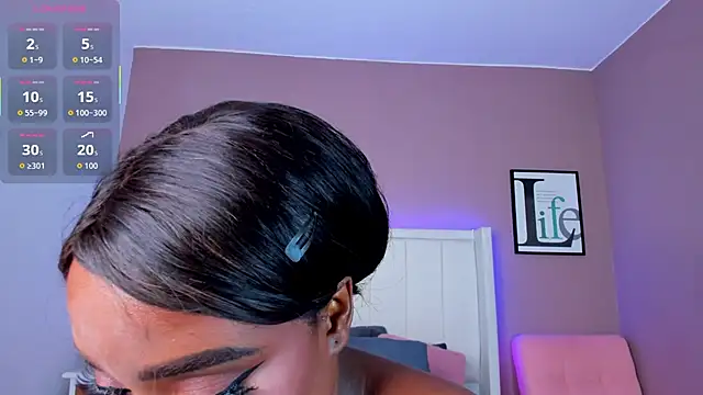 Britanymooree online show from 18, 11, 2025