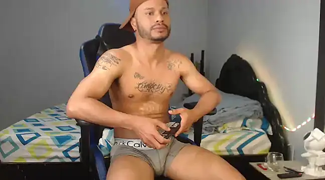 Snapshot of Sebastian_lugo chatting on 10, 3, 2025 Sebastian lugo online show from 10, 3, 2025