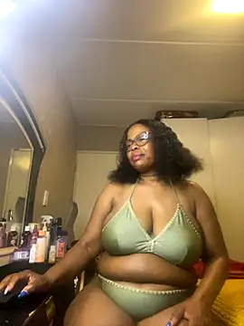 Nomthie online show from 22, 9, 2025