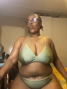 Nomthie online show from 6, 10, 2025