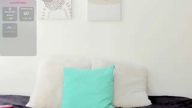 Evawalker  online show from 14, 1, 2026