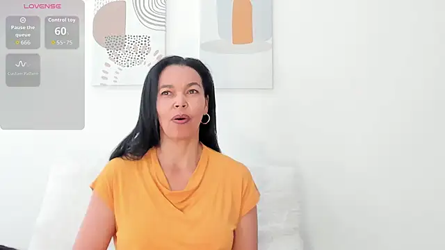 Evawalker  online show from 17, 1, 2026