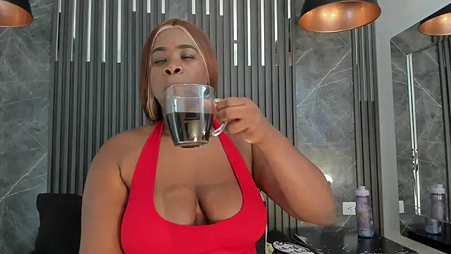 Snapshot of SaraiEvans chatting on 19, 9, 2025 SaraiEvans online show from 19, 9, 2025