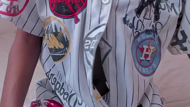 SavannahWildee online show from 17, 10, 2025