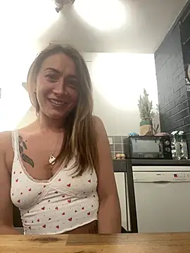 Snapshot of Pollypearson chatting on 31, 12, 2024 Pollypearson online show from 31, 12, 2024