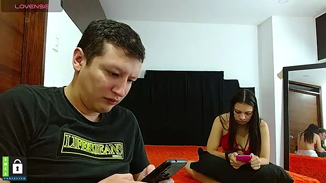 Hot-Couple--18 online show from 3, 12, 2024