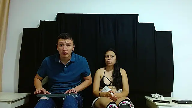 Hot-Couple--18 online show from 25, 1, 2025