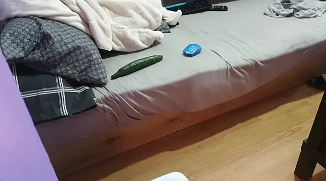 eblata04 online show from 4, 3, 2025