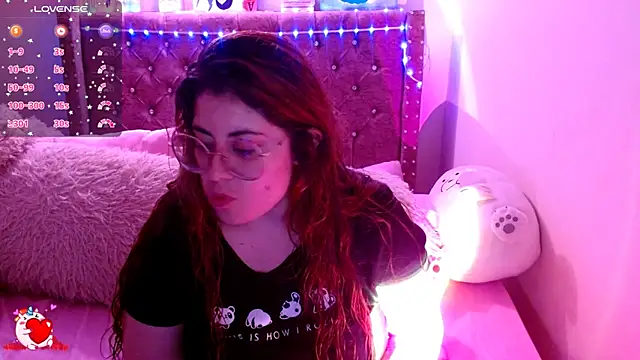 Snapshot of Azamy-12 chatting on 4, 1, 2025 Azamy-12 online show from 4, 1, 2025