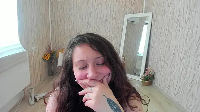 AishaRouhi online show from 19, 2, 2025