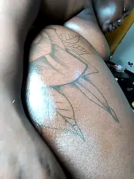 Hugemassivebootie online show from 24, 9, 2025