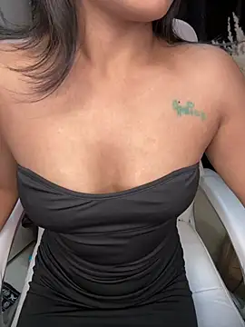 LeisyXO online show from 2, 1, 2025