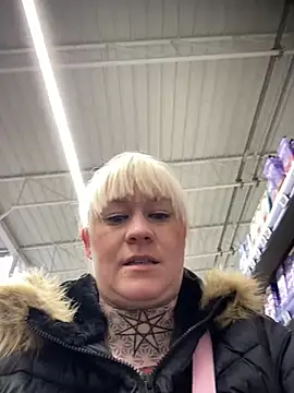 poussichienne online show from 18, 3, 2025