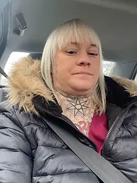 poussichienne online show from 8, 2, 2026