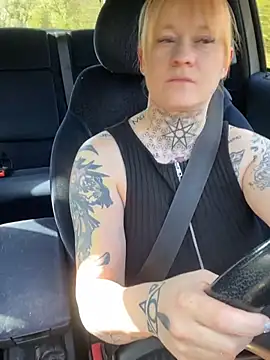 poussichienne online show from 15, 4, 2026