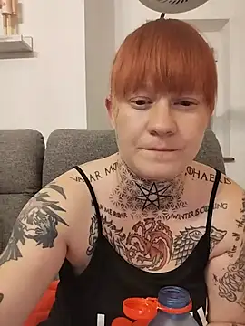 Snapshot of poussichienne chatting on 17, 7, 2026 poussichienne online show from 17, 7, 2026
